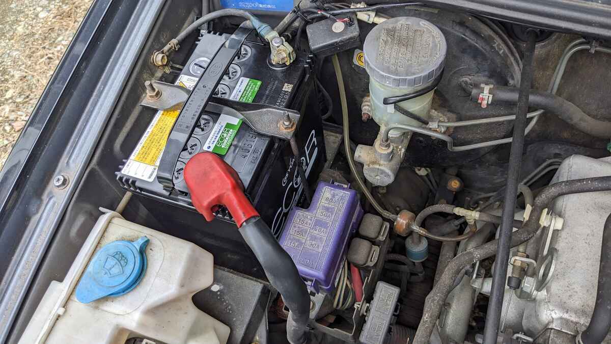 如何更换吉姆尼电瓶3