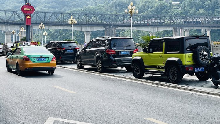 吉姆尼 JB74 适不适合城市通勤？官方说明书给出的真实答案