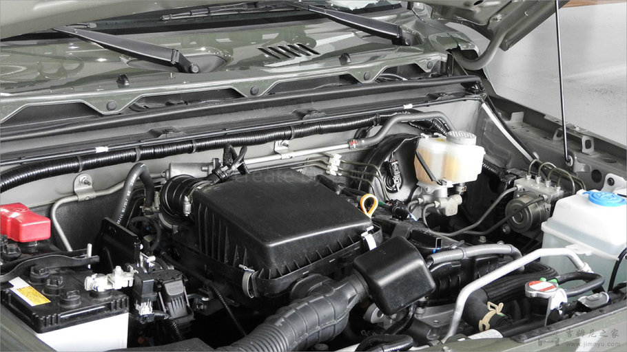 Suzuki Jimny JB74 coolant reservoir