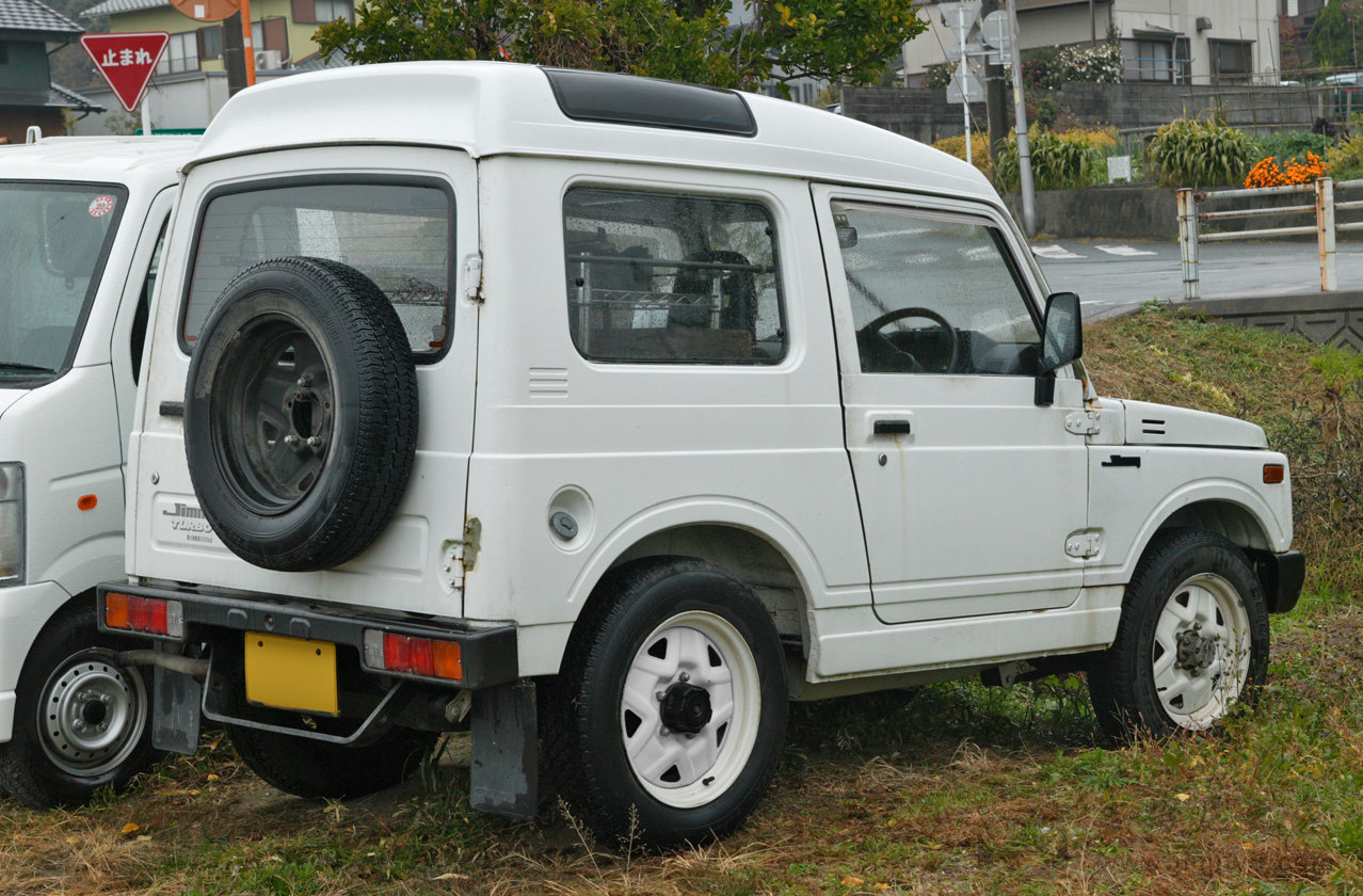 吉姆尼JA71型面包车附天窗 Photo by：Tennen-Gas