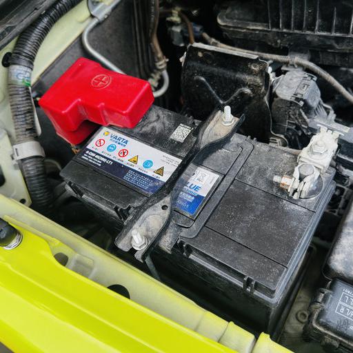 吉姆尼车主必看：电瓶更换全攻略（含推荐型号与安全操作指南）