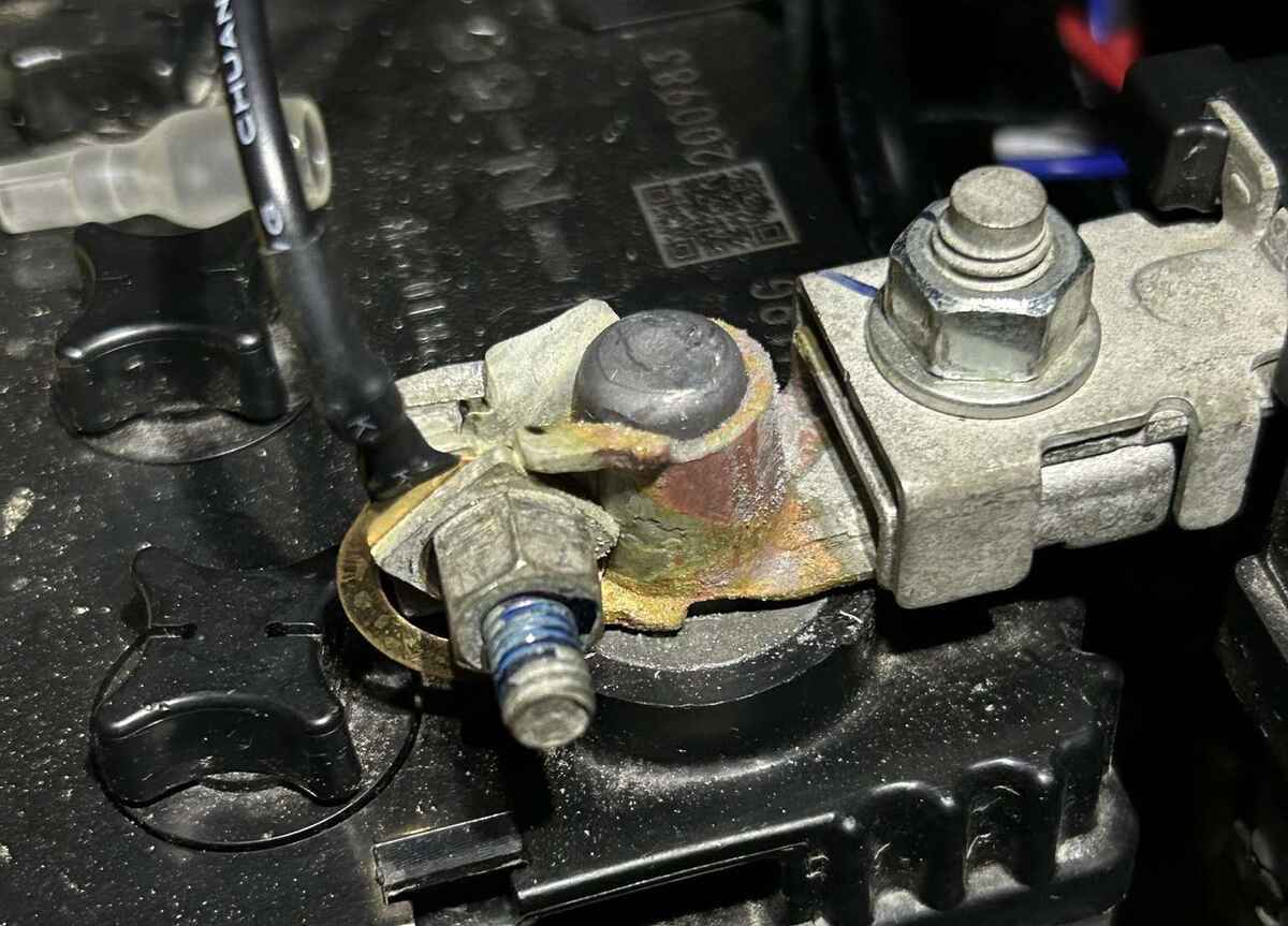 如何更换吉姆尼电瓶5