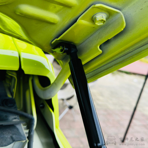 姆尼引擎盖液压杆支架安装教程04