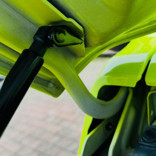 姆尼引擎盖液压杆支架安装教程07