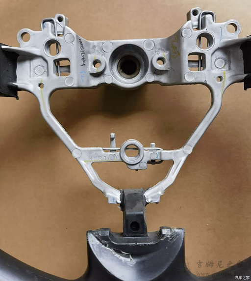 吉姆尼方向盘拆卸与改装10